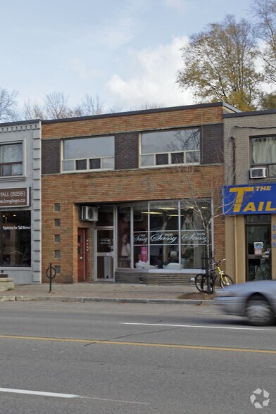 297 Lakeshore Rd E, Mississauga, ON à louer - Photo de l’immeuble – Image 2 sur 4