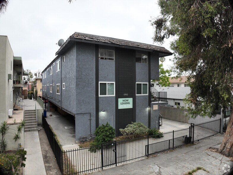 5912 Willoughby Ave, Los Angeles, CA à vendre – Image 2 sur 11