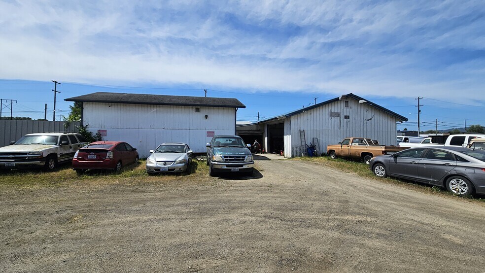 1351 Alabama St, Longview, WA à vendre - Photo de l’immeuble – Image 1 sur 14