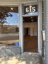 615 S Victory Blvd, Burbank, CA à vendre Photo de l’immeuble– Image 1 sur 6