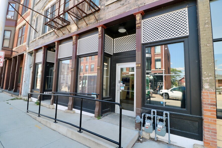 1735 Central Ave, Dubuque, IA à vendre - Photo de l’immeuble – Image 2 sur 22