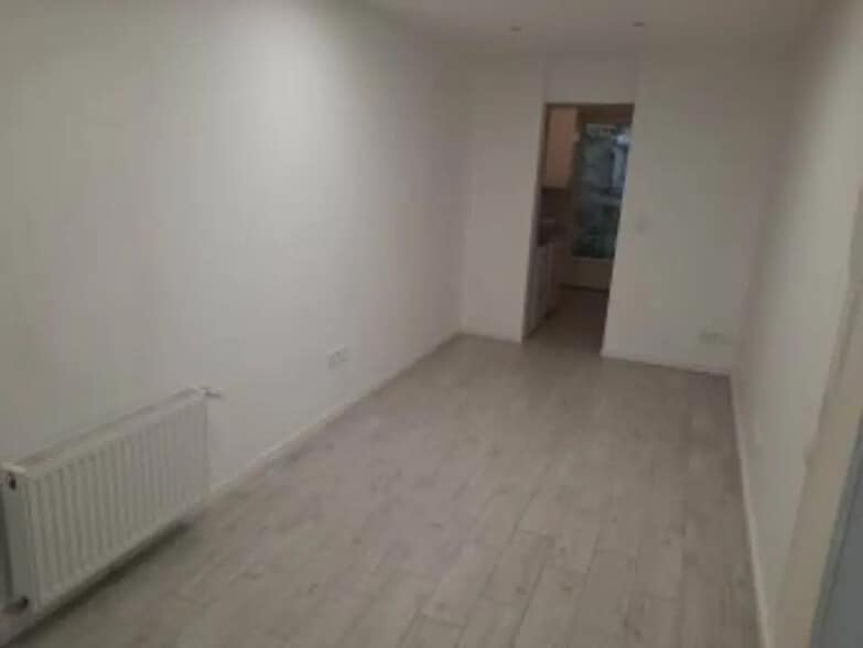 Bureau dans Compiègne à louer - Photo de l’immeuble – Image 2 sur 4