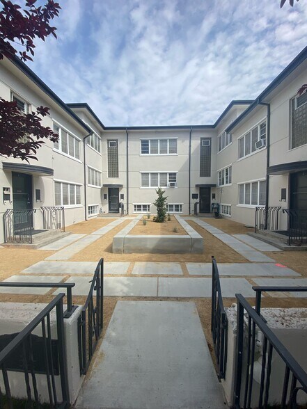 1045 Riverside Dr, Reno, NV à vendre - Photo de l’immeuble – Image 3 sur 20