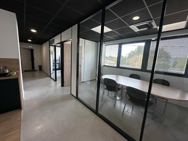 Plus de détails pour Bureau à vendre