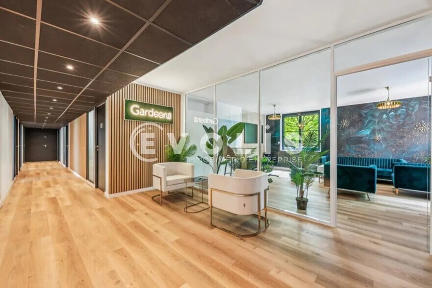 Bureau dans Lognes à louer - Photo de l’immeuble – Image 2 sur 12