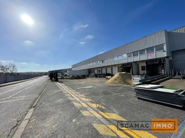 Industriel/Logistique dans Sucy-en-Brie à louer - Photo de l’immeuble – Image 3 sur 10