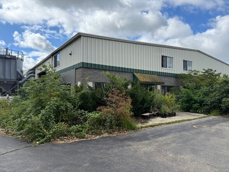 301 Progress Rd, Cottage Grove, WI à vendre - Photo de l’immeuble – Image 3 sur 21