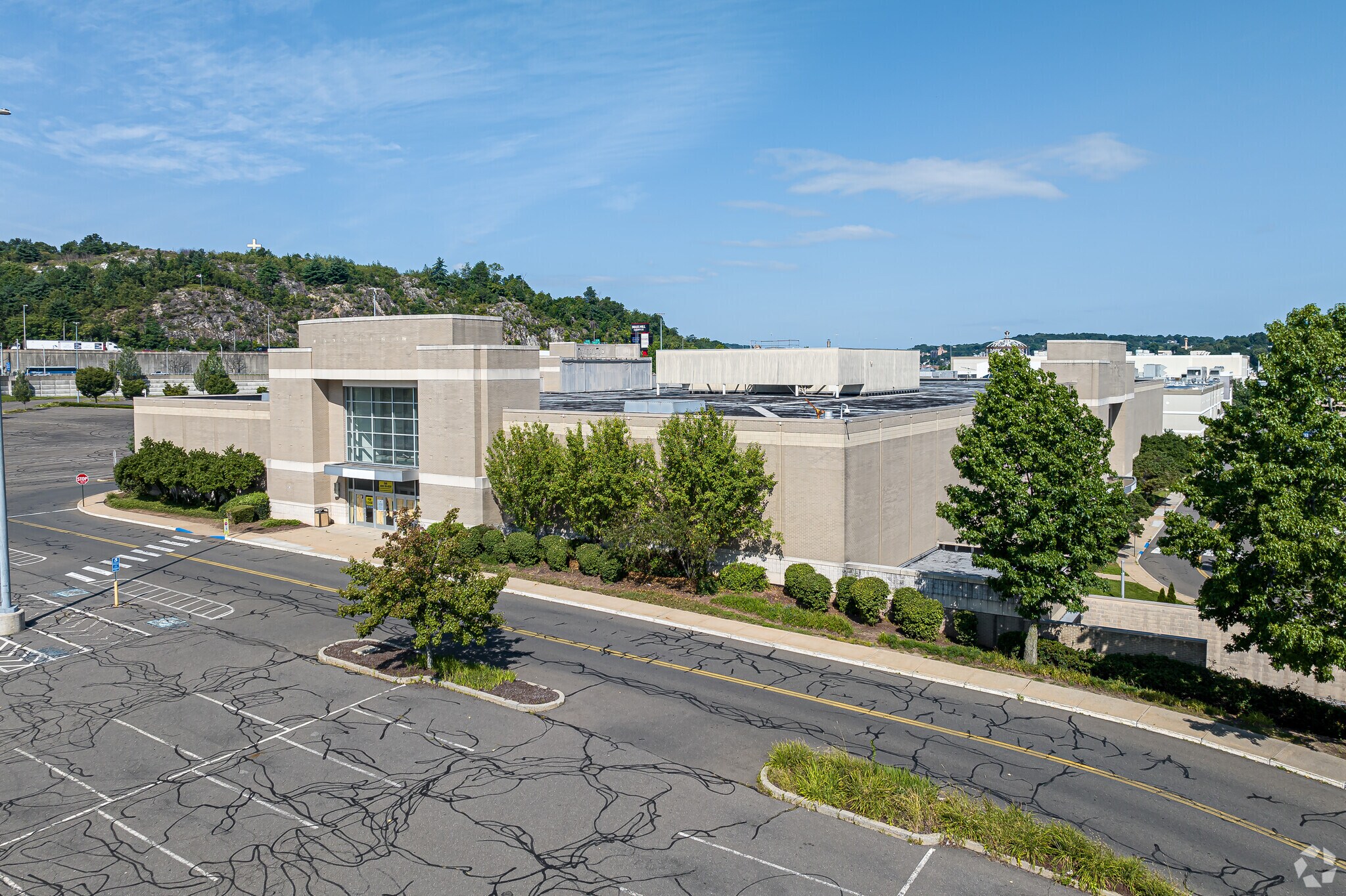 575 Union St, Waterbury, CT à louer Photo principale– Image 1 sur 22