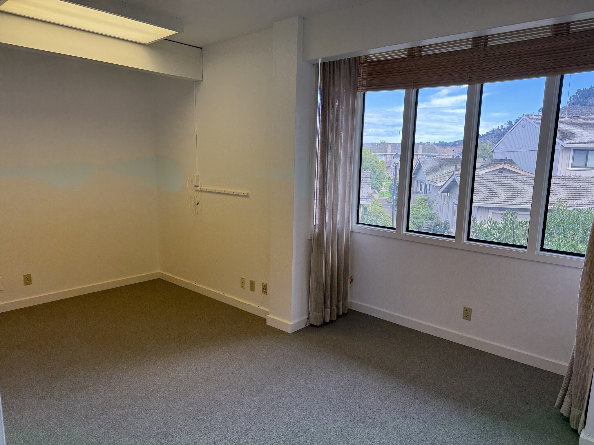 26607-26625 Carmel Center Pl, Carmel, CA à louer Photo intérieure– Image 1 sur 5