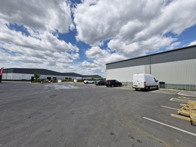 Bryans Close, Doncaster à louer - Photo de l’immeuble – Image 3 sur 9
