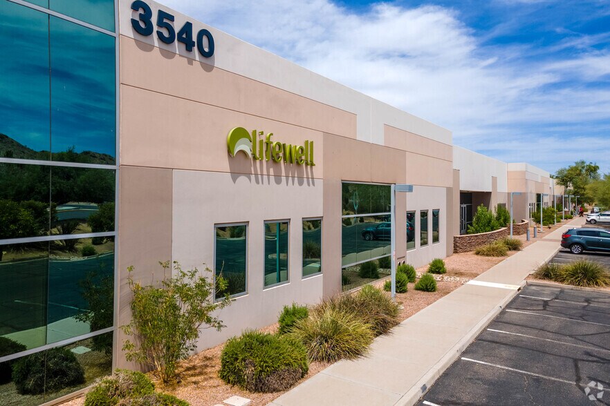 3540 E Baseline Rd, Phoenix, AZ à louer - Photo principale – Image 1 sur 4