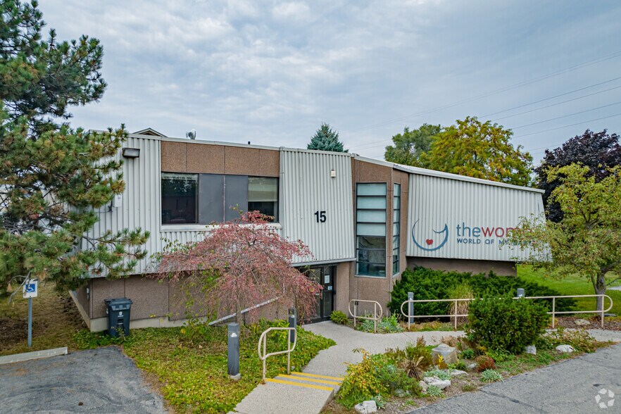 15 Lewis Rd, Guelph, ON à louer - Photo principale – Image 1 sur 5