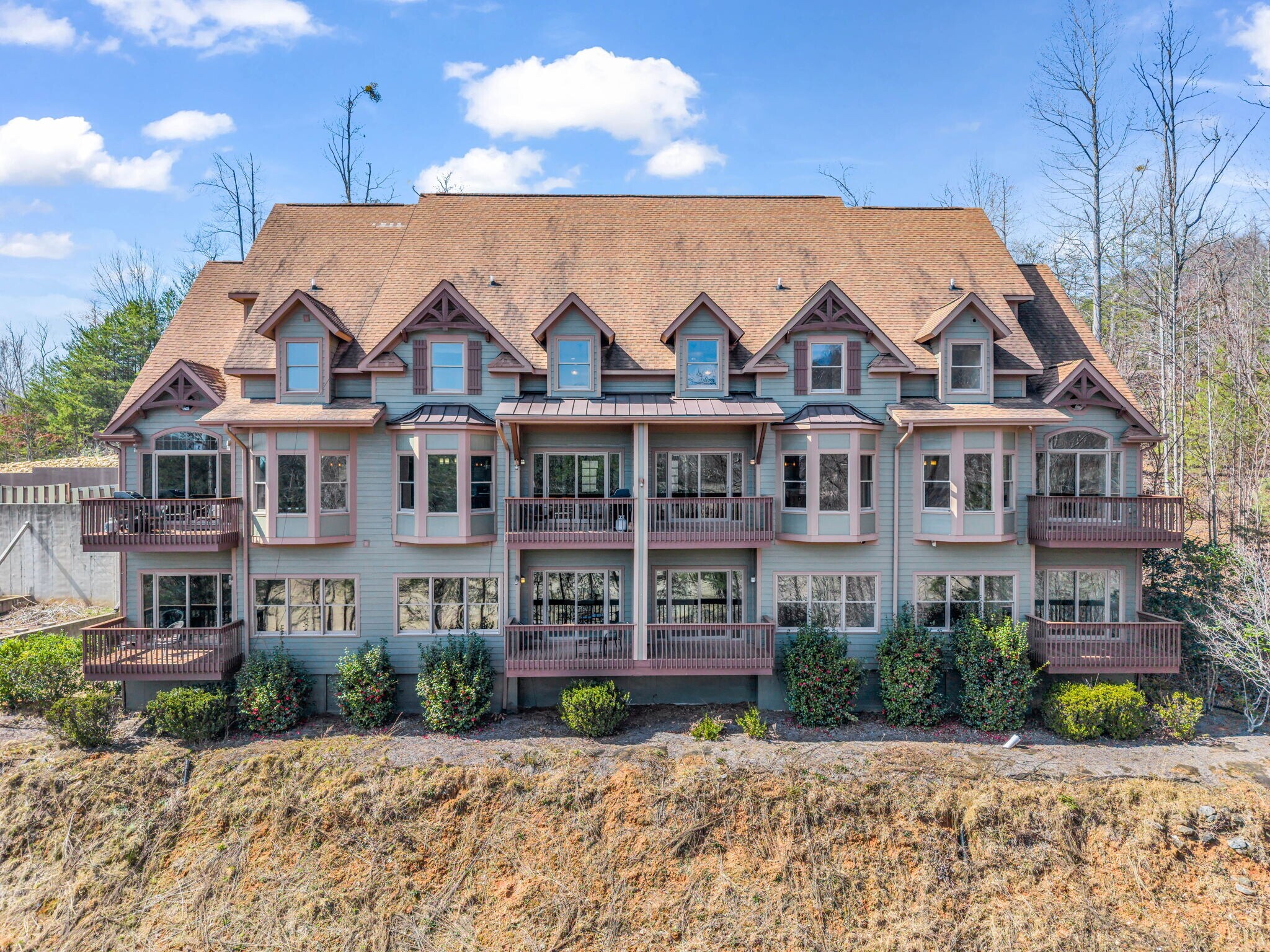 268 Wambli Pass, Lake Lure, NC à vendre Photo de l’immeuble– Image 1 sur 47