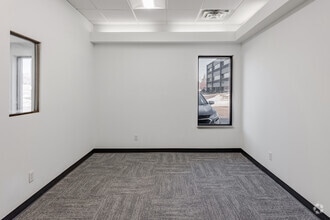 7850-7890 12th Ave E, Bloomington, MN à louer Photo intérieure– Image 2 sur 6