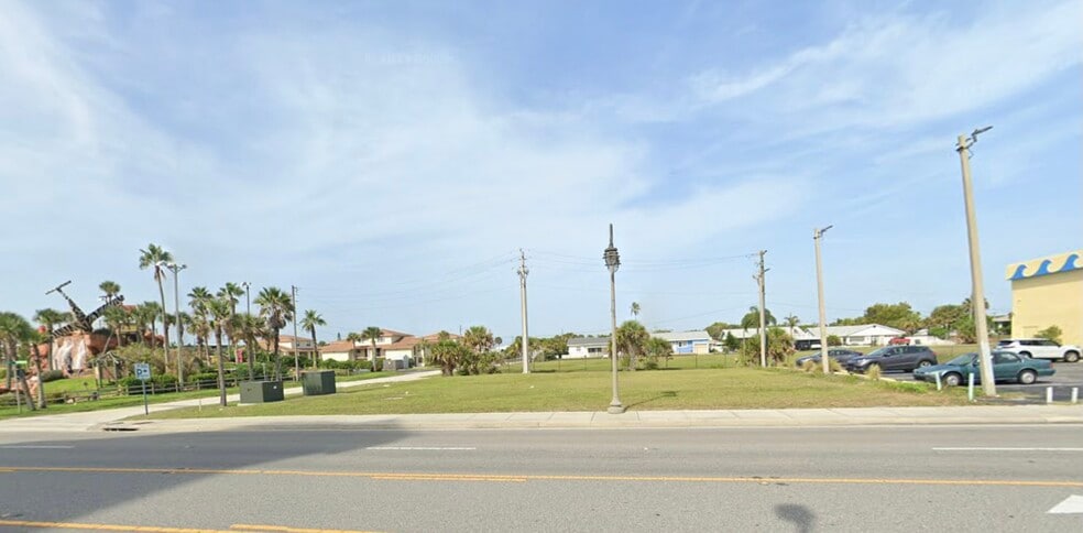 2060 S Atlantic Ave, Daytona Beach, FL à louer - Photo principale – Image 1 sur 1
