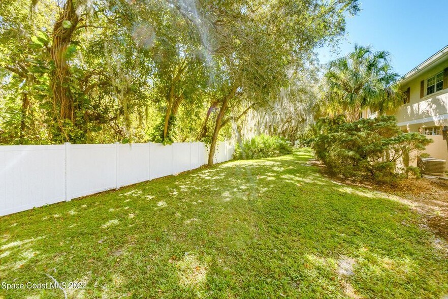 1656 Sunny Brook Ln NE, Palm Bay, FL à vendre - Photo de l’immeuble – Image 3 sur 7