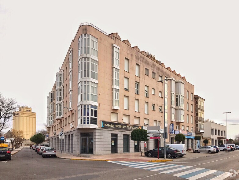 Avenida de la Estación, 8, Torrijos, Toledo à louer - Photo de l’immeuble – Image 2 sur 2