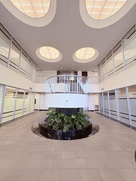 13100 Northwest Fwy, Houston, TX à louer - Photo de l’immeuble – Image 3 sur 14