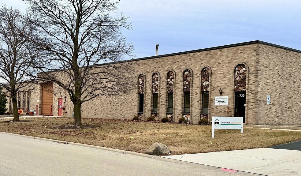 720-730 N Edgewood Ave, Wood Dale, IL à vendre - Photo de l’immeuble – Image 1 sur 6