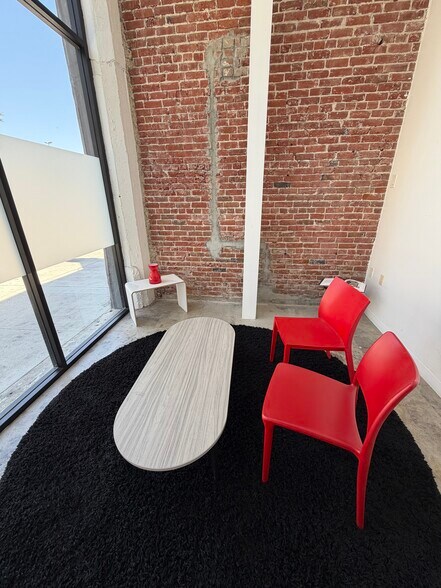 120 E 3rd St, Long Beach, CA à vendre - Photo de l’immeuble – Image 3 sur 12