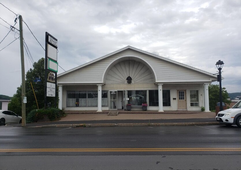 250 Main St, Madawaska, ME à vendre - Photo de l’immeuble – Image 2 sur 6