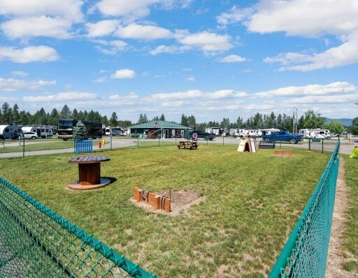 265 Kinnikinnick Ln, Columbia Falls, MT à vendre - Photo de l’immeuble – Image 3 sur 5