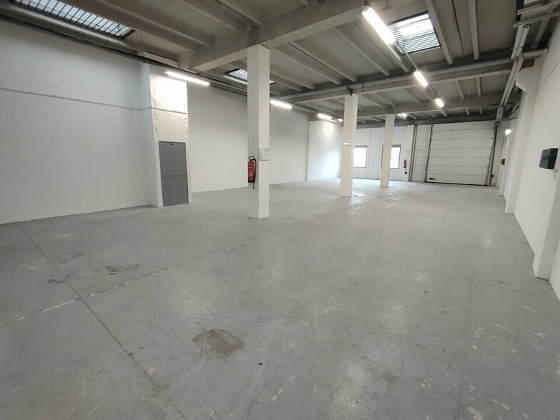 Industriel/Logistique dans Saint-Quentin-Fallavier à vendre - Photo intérieure – Image 2 sur 24