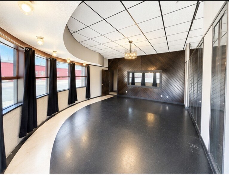4017-4029 W Burbank Blvd, Burbank, CA à louer - Photo de l’immeuble – Image 2 sur 10