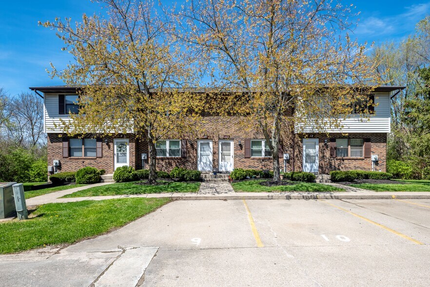 2080 Woodtrail Dr, Fairfield, OH à vendre - Photo de l’immeuble – Image 2 sur 22