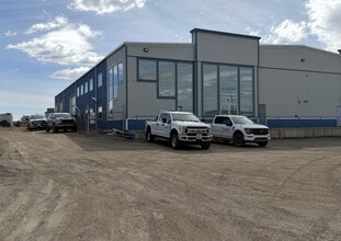 609A McCool St, Crossfield, AB à louer Photo de l’immeuble– Image 2 sur 13