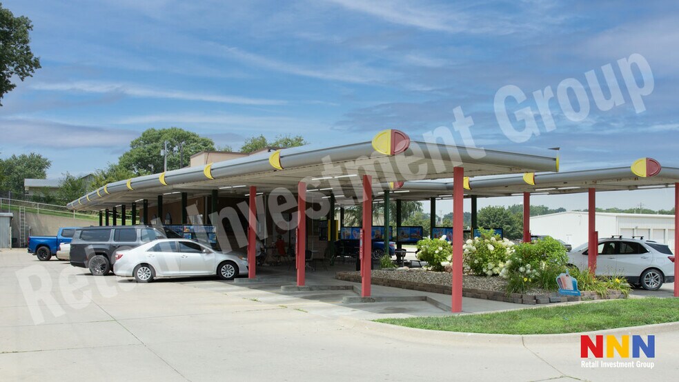 1001 Lincoln Ave, Wamego, KS à vendre - Photo de l’immeuble – Image 3 sur 7