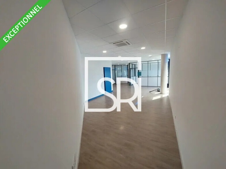 Bureau dans Cournon-d'Auvergne à louer - Photo de l’immeuble – Image 2 sur 11