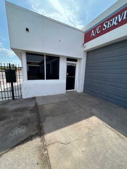 4218 N Central Ave, Phoenix, AZ à louer - Photo de l’immeuble – Image 1 sur 16
