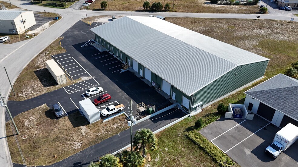 9120 Craftsmans Dr, Hudson, FL à vendre - Photo de l’immeuble – Image 3 sur 5