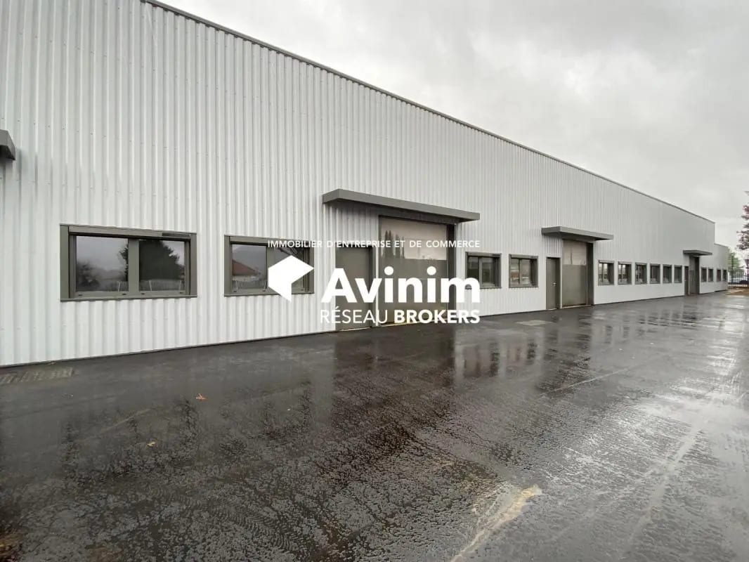 Local d'activités dans Saint-Étienne-de-Crossey à vendre Photo de l’immeuble– Image 1 sur 3