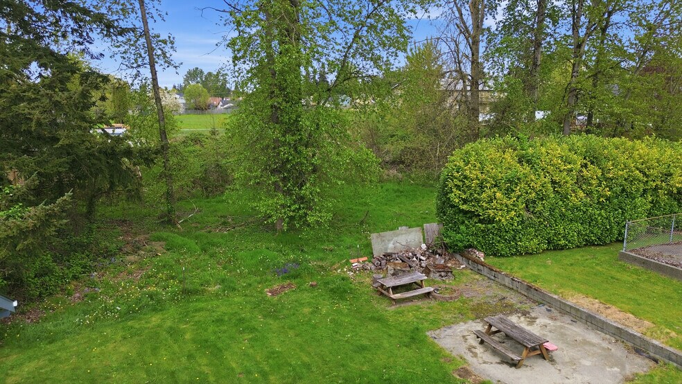 10209 A St S, Tacoma, WA à vendre - Photo de l’immeuble – Image 3 sur 8
