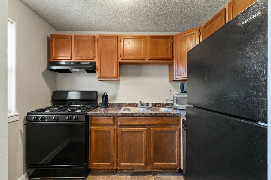 3712 E 47th Ter, Kansas City, MO à vendre - Photo intérieure – Image 2 sur 22