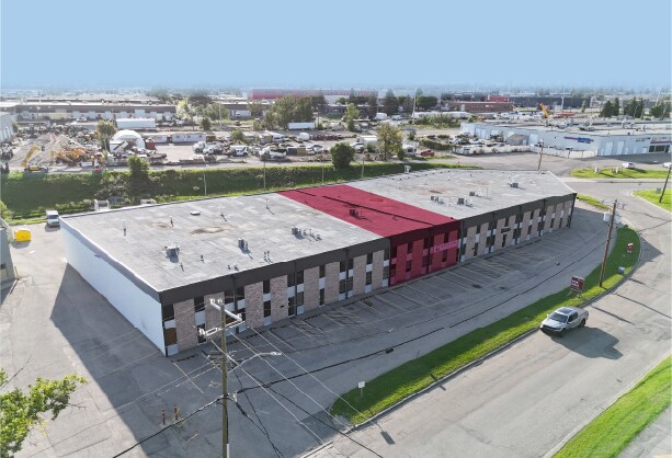 1301-1313 Hastings Cres SE, Calgary, AB à vendre - Photo de l’immeuble – Image 1 sur 6