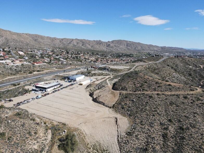 7886 Shafter Ave, Yucca Valley, CA à vendre - Photo de l’immeuble – Image 3 sur 17