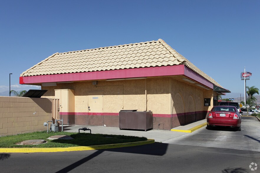 498 E 4th St, Perris, CA à louer - Photo de l’immeuble – Image 2 sur 3