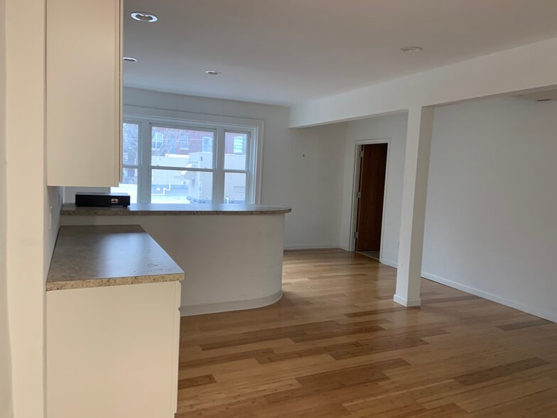 6170 Delmar Blvd, Saint Louis, MO à louer - Photo intérieure – Image 2 sur 4