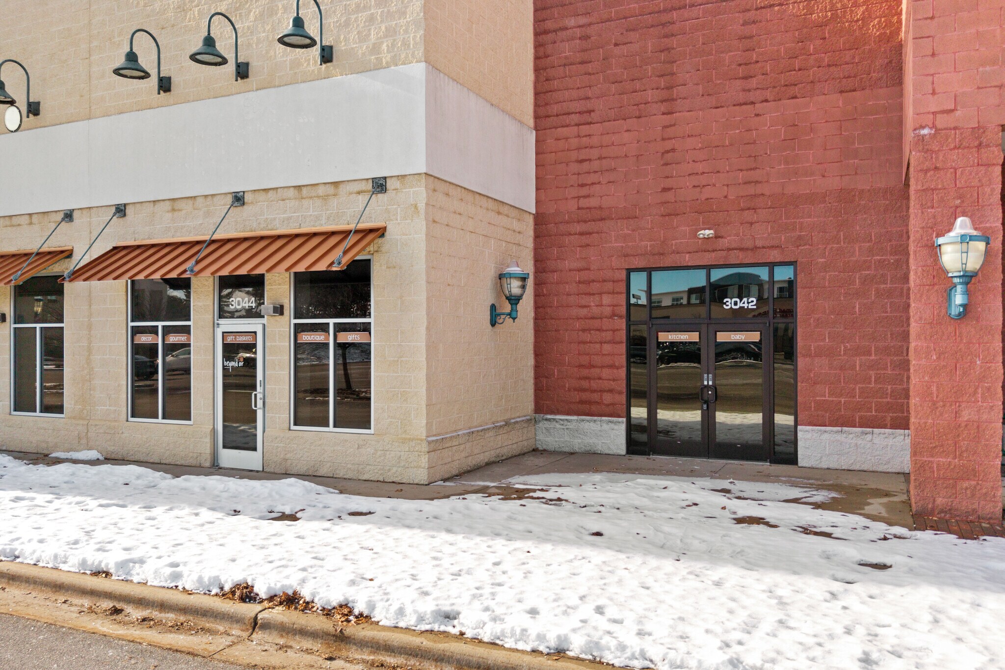 3012-3066 Village Park Dr, Plover, WI à louer Photo de l’immeuble– Image 1 sur 46