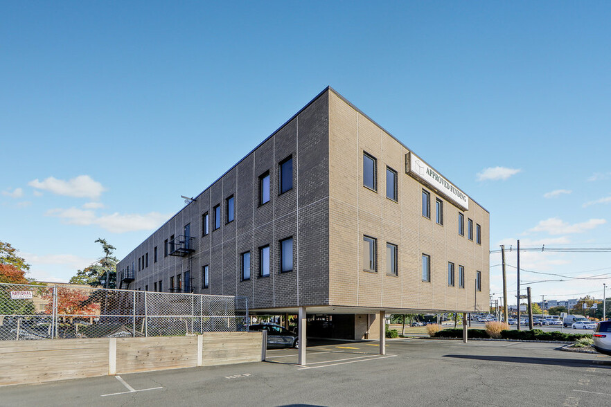 41 Grand Ave, River Edge, NJ à louer - Photo de l’immeuble – Image 2 sur 20