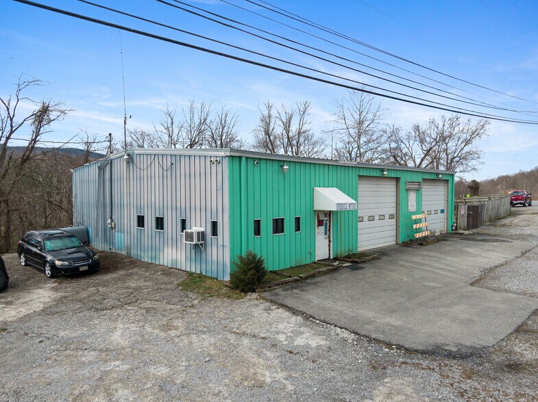 1495 Chapman Rd, Wytheville, VA à vendre - Photo de l’immeuble – Image 2 sur 21