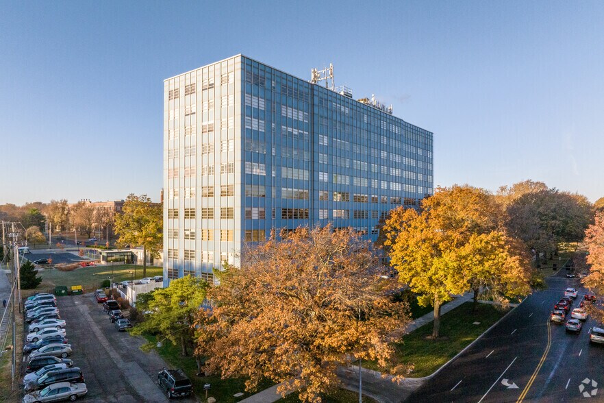 333 W Meyer Blvd, Kansas City, MO à vendre - Photo de l’immeuble – Image 2 sur 4