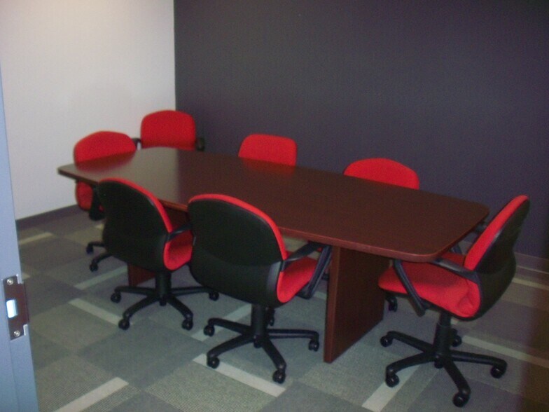 8201 E 34th St, Wichita, KS à louer - Photo de l’immeuble – Image 2 sur 10