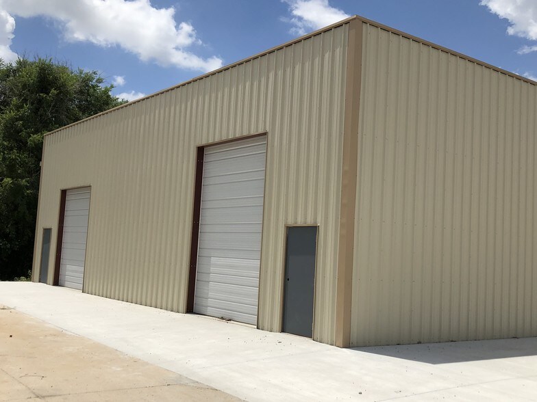 206 N West St, Wichita, KS à louer - Photo de l’immeuble – Image 2 sur 21