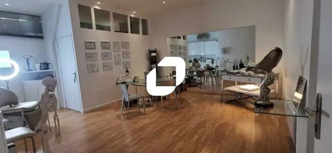 Plus de détails pour Local commercial à louer