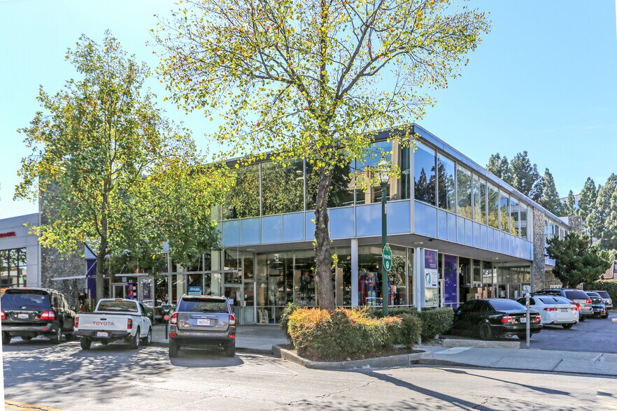 1375 Locust St, Walnut Creek, CA à louer - Photo de l’immeuble – Image 1 sur 1