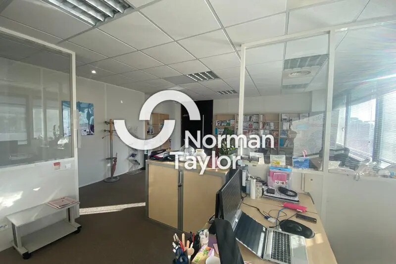 Bureau dans Montpellier à louer - Photo de l’immeuble – Image 2 sur 24